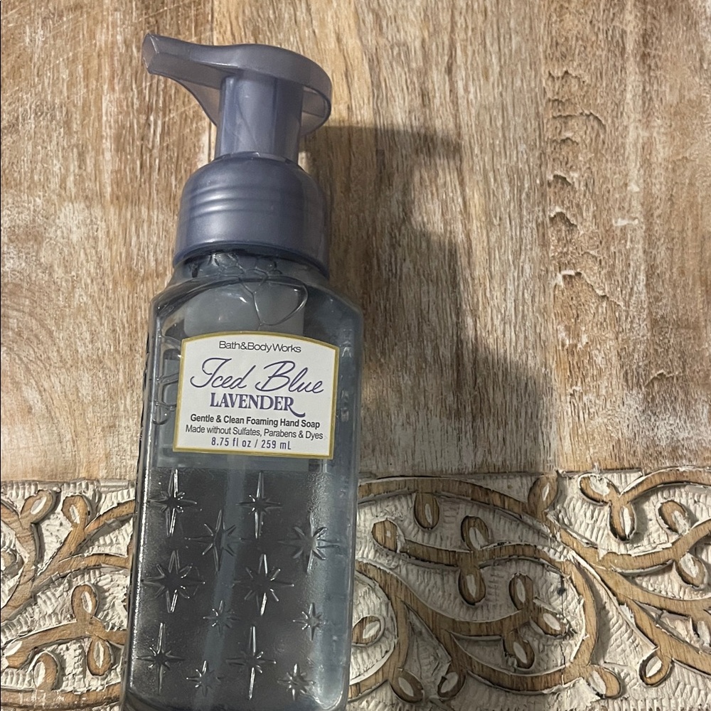 Bath & Body Works Blue Lavender Foaming Hand Soap